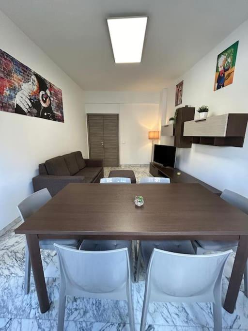 Lägenhet Prella House 50 Mt Da Metro B Jonio Rom