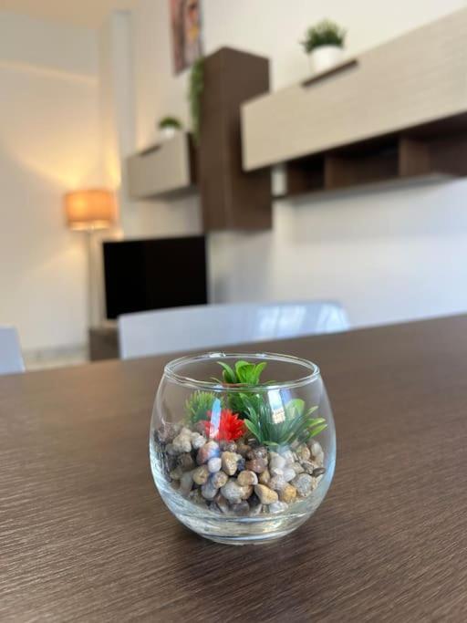 Prella House 50 Mt Da Metro B Jonio Lägenhet
