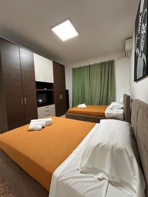 Prella House 50 Mt Da Metro B Jonio Lägenhet Rom