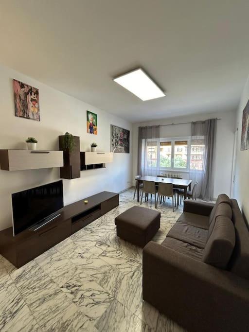 Lägenhet Prella House 50 Mt Da Metro B Jonio *